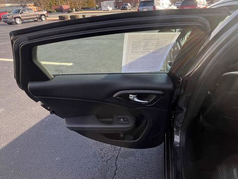 Used 2016 Chrysler 200 S w/ Comfort Group image 19