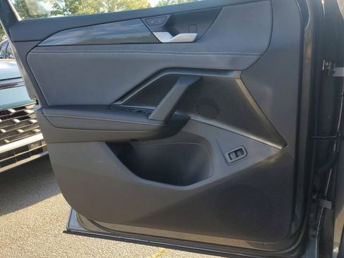 New 2026 Volkswagen Tiguan SE image 29