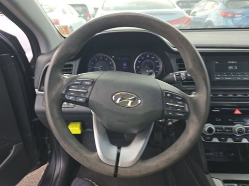 Used 2020 Hyundai Elantra SE w/ Cargo Package (C1) FWD image 14
