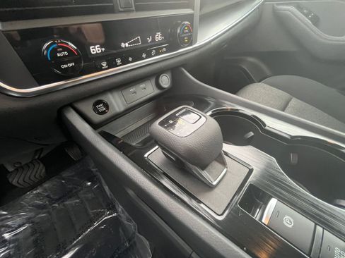 Used 2025 Nissan Rogue SV image 41