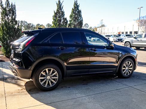Used 2022 Cadillac XT4 Sport w/ Comfort Package image 11