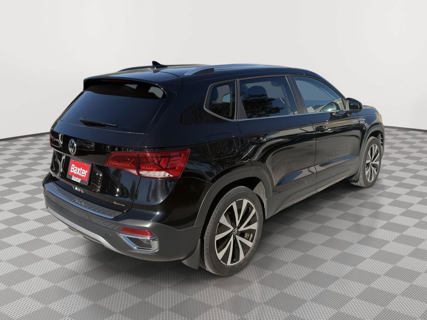 Used 2023 Volkswagen Taos SE w/ Panoramic Sunroof Package AWD/4WD image 11