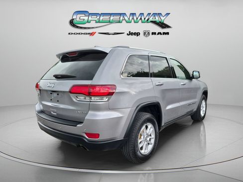 Used 2020 Jeep Grand Cherokee Laredo AWD/4WD image 3