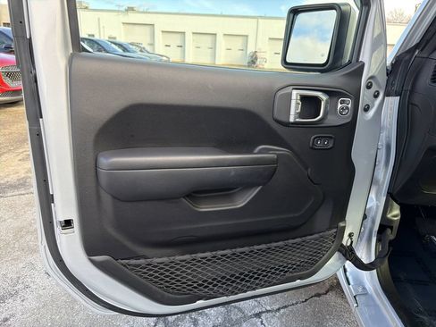 Used 2024 Jeep Wrangler Unlimited AWD/4WD image 11