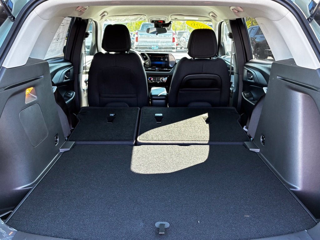 New 2026 Chevrolet TrailBlazer LT w/ LT Cold Weather Package FWD image 25