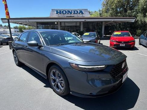 New 2026 Honda Accord EX-L image 2