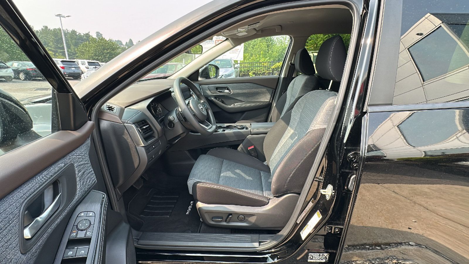 Certified 2023 Nissan Rogue SV AWD/4WD image 11