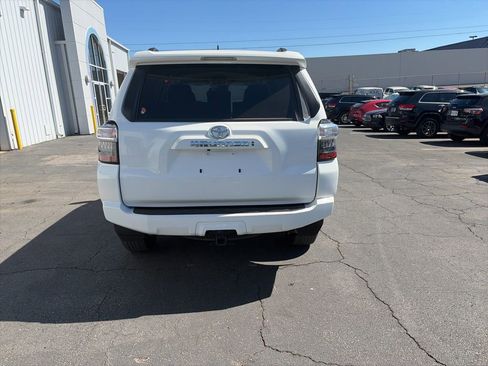 Used 2024 Toyota 4Runner SR5 Premium image 6