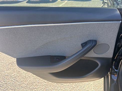Used 2025 Tesla Model 3 Long Range image 29