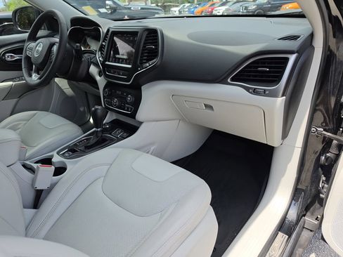 Certified 2022 Jeep Cherokee Latitude Lux w/ Sun & Sound Group AWD/4WD image 12
