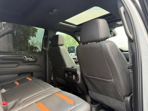 Used 2024 GMC Sierra 2500 AT4 w/ AT4 Premium Plus Package AWD/4WD image 27