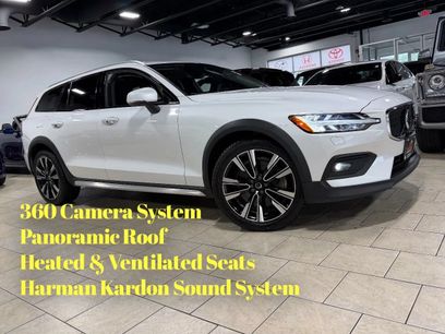 Used 2025 Volvo V60 B5 Cross Country Ultra w/ Protection Package Premier