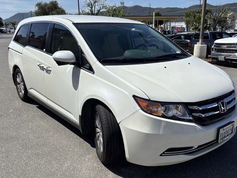 Used 2016 Honda Odyssey SE image 2