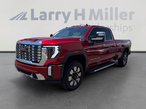 Used 2024 GMC Sierra 3500 Denali w/ Technology Package AWD/4WD image 1