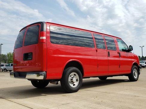 Used 2017 Chevrolet Express 3500 LT w/ LT Preferred Equipment Group RWD image 6