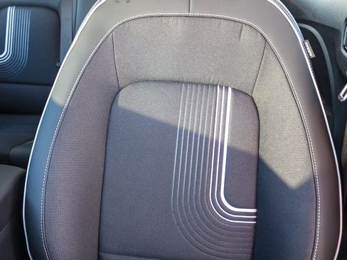 New 2025 Hyundai Venue Limited image 23