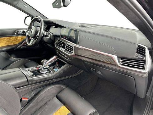 Used 2023 BMW X6 M Competition image 31