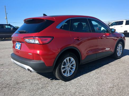 Certified 2020 Ford Escape SE image 3