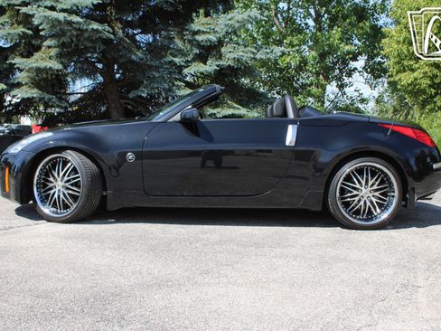 Used 2006 Nissan 350Z Touring RWD image 25