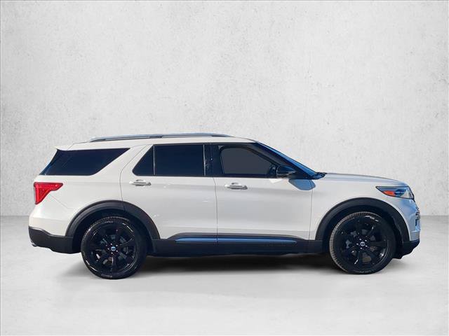 Used 2020 Ford Explorer Platinum w/ Premium Technology Package AWD/4WD image 4