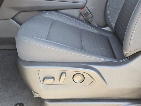 Used 2025 Chevrolet Tahoe LS AWD/4WD image 23