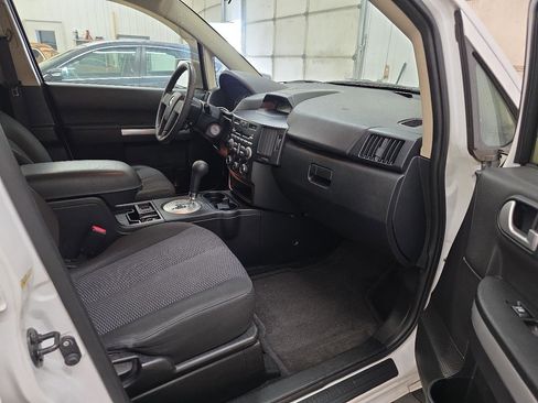 Used 2011 Mitsubishi Endeavor LS image 36