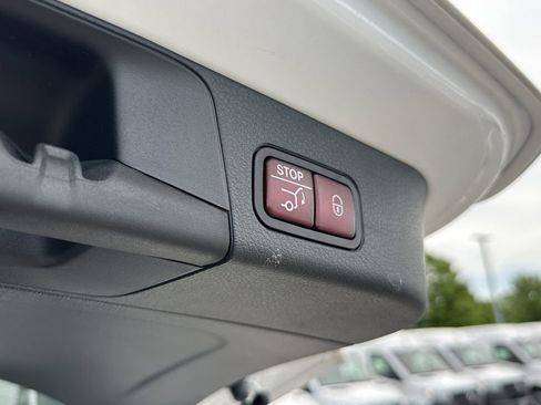 Certified 2025 Mercedes-Benz GLB 250 image 21