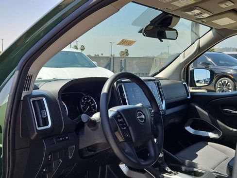 Used 2025 Nissan Frontier SV RWD image 10