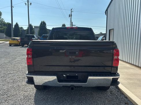 Used 2017 Chevrolet Silverado 1500 LT w/ LPO, Black Pack AWD/4WD image 4