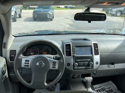 Used 2019 Nissan Frontier SV AWD/4WD image 7