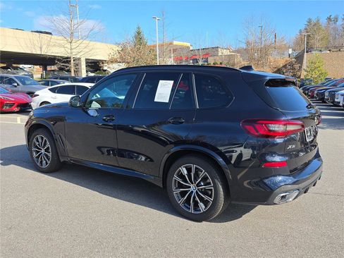 Used 2021 BMW X5 xDrive40i w/ M Sport Package image 6