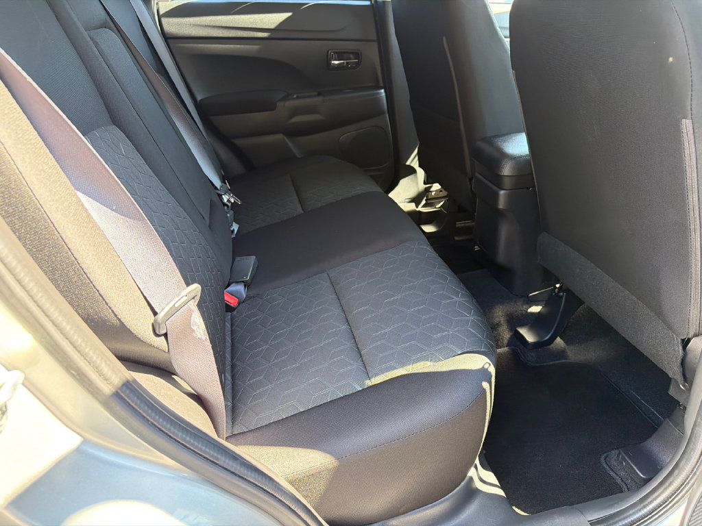 Used 2024 Mitsubishi Outlander Sport ES AWD/4WD image 18