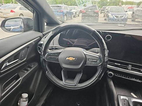Used 2025 Chevrolet Equinox EV LT FWD image 7