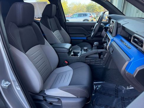 Used 2025 Toyota Tacoma TRD Off-Road image 34