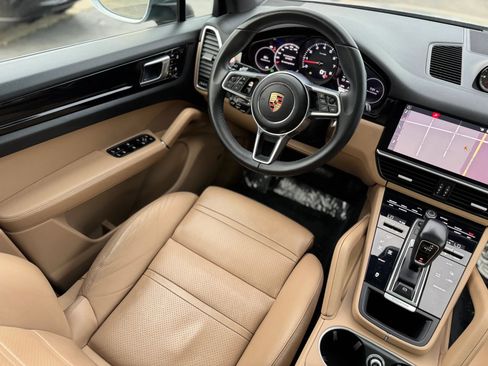 Used 2020 Porsche Cayenne AWD/4WD image 26