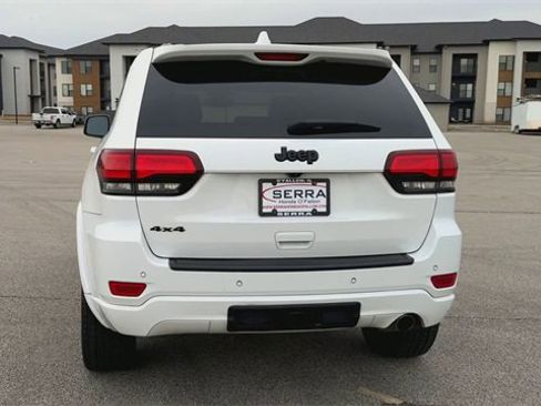 Used 2020 Jeep Grand Cherokee Altitude image 7