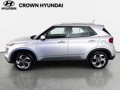 Certified 2025 Hyundai Venue SEL FWD image 8