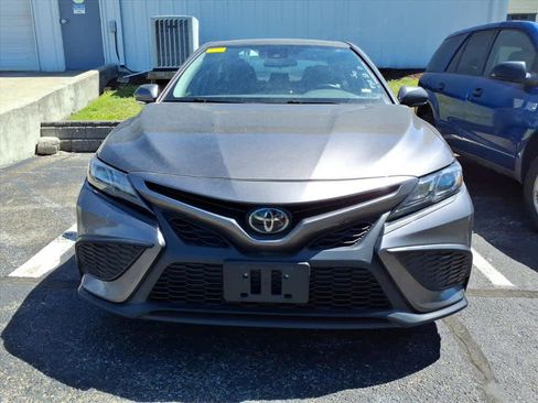 Used 2023 Toyota Camry SE FWD image 11
