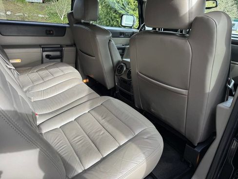 Used 2004 HUMMER H2 w/ Preferred Equipment Group image 21