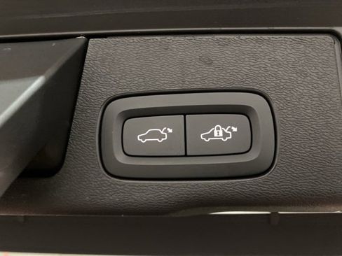 Used 2023 Volvo XC60 B5 Plus w/ Protection Package Premier image 8