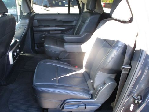 Used 2024 Ford Expedition Max XLT image 8
