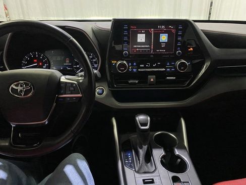 Certified 2021 Toyota Highlander XSE image 23