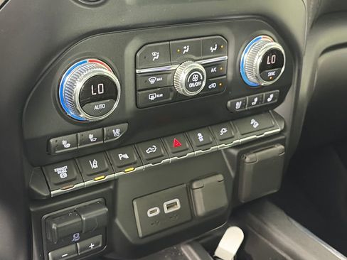 Used 2020 GMC Sierra 3500 Denali w/ Denali Ultimate Package image 20