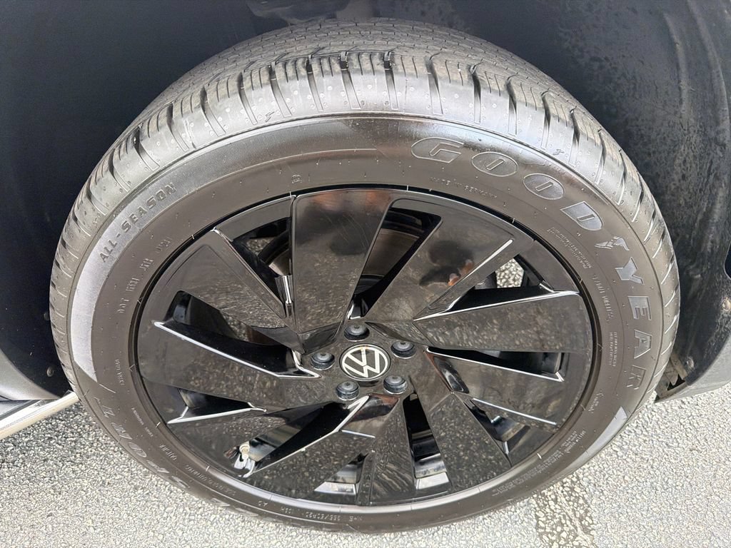 Used 2024 Volkswagen Atlas SE FWD image 12