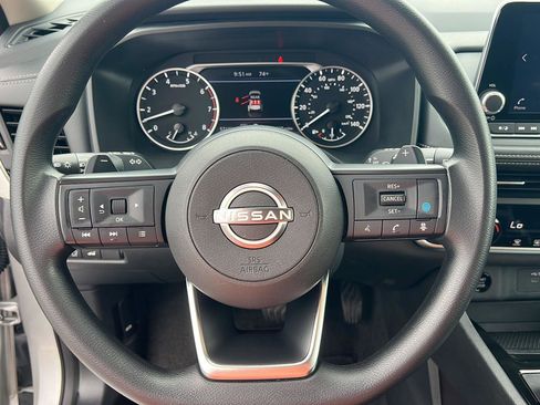 Used 2024 Nissan Rogue SV image 20