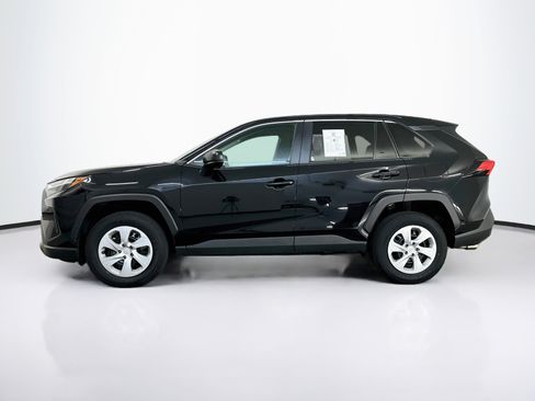 Used 2025 Toyota RAV4 LE AWD/4WD image 4