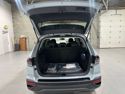 New 2026 Volkswagen Taos SE AWD/4WD image 19