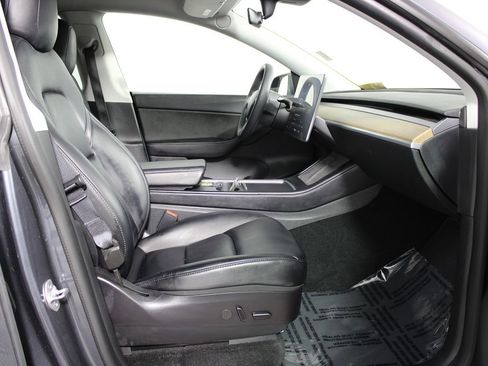 Used 2022 Tesla Model Y Performance AWD/4WD image 9