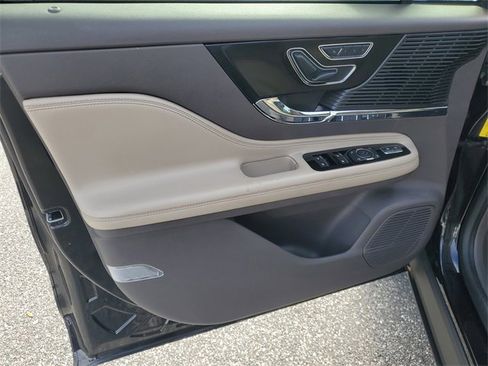 Used 2020 Lincoln Corsair Standard image 18