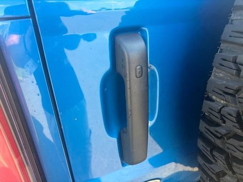 Used 2023 Ford Bronco Badlands w/ Sasquatch Package AWD/4WD image 10